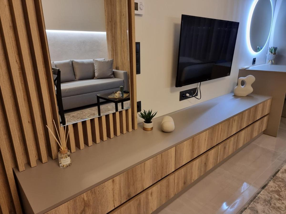 Iris City Center Premium Studio Tesalonika Bagian luar foto